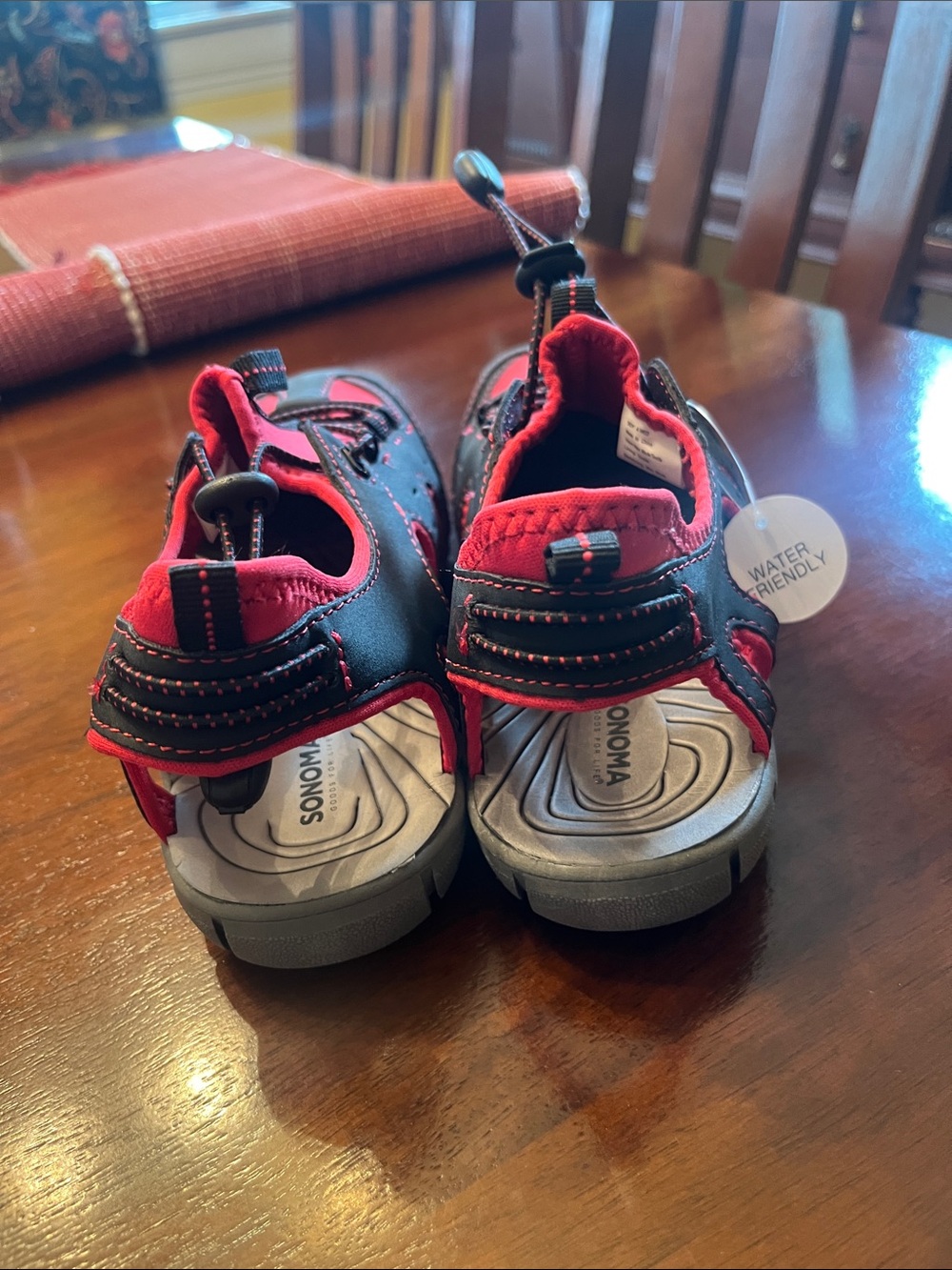 Sonoma youth 4 Kids Red and Black Water friendly sandals Shoes with Toggle Lace - Picture 5 of 9